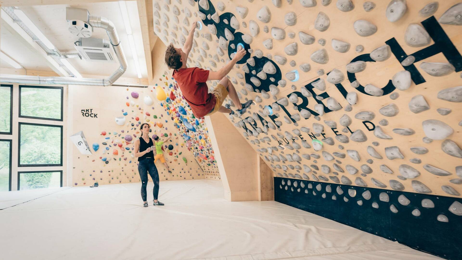 Kraftreich Aufenfeld · Bouldern · Klettern · Zillertal